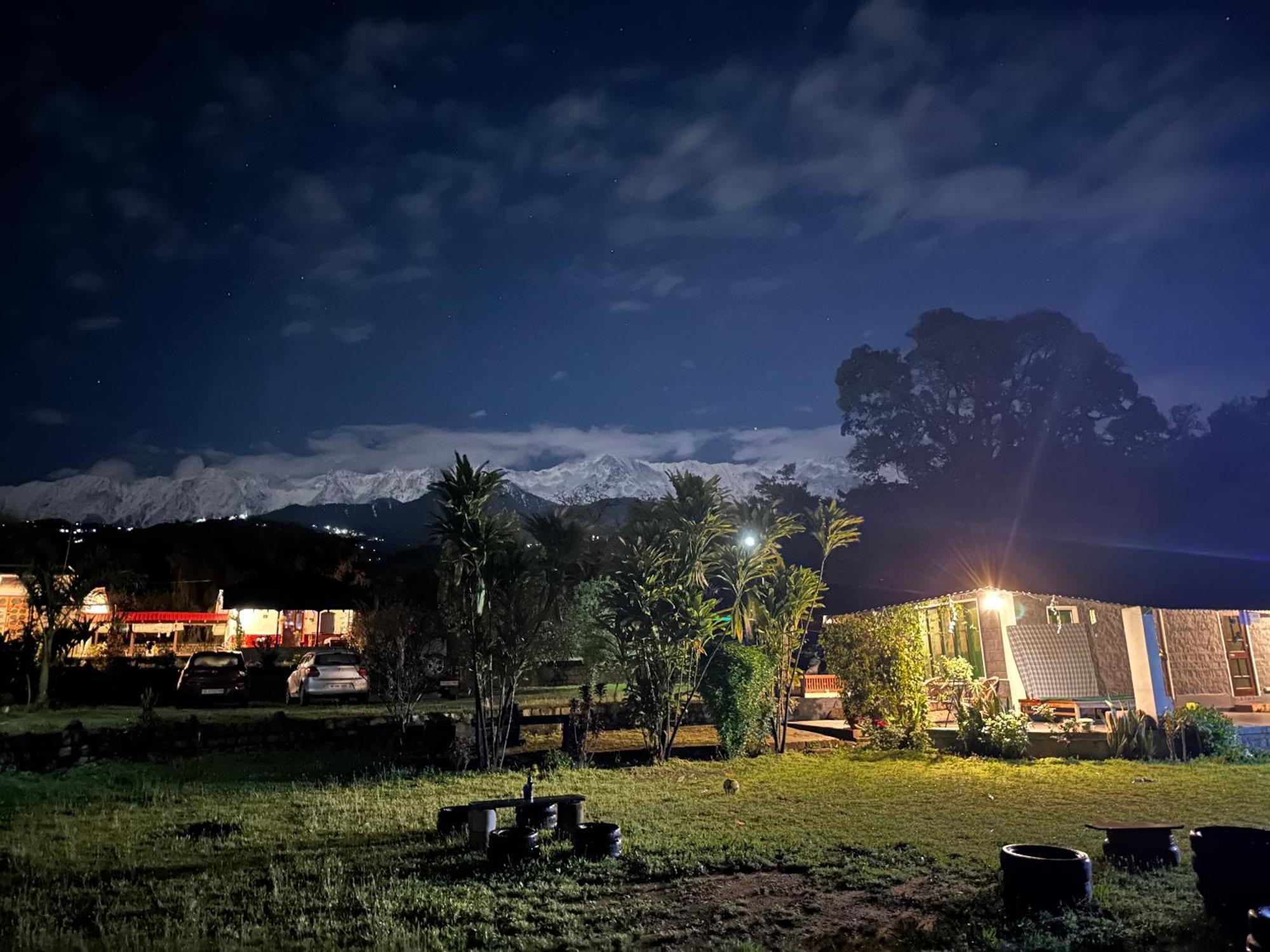 Dreamwoods A Travellers Farm Vandrarhem Dharamshala Exteriör bild