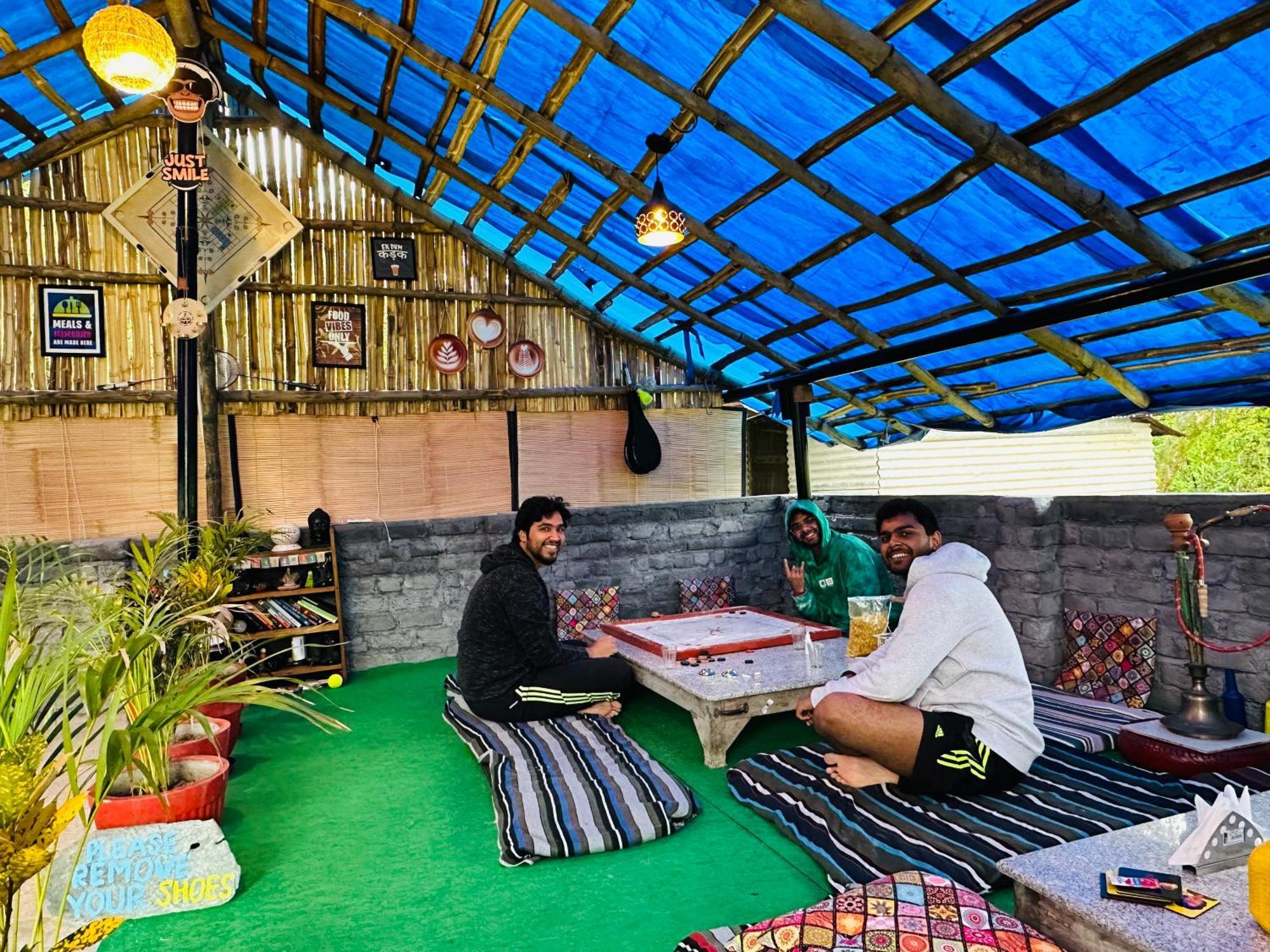 Dreamwoods A Travellers Farm Vandrarhem Dharamshala Exteriör bild