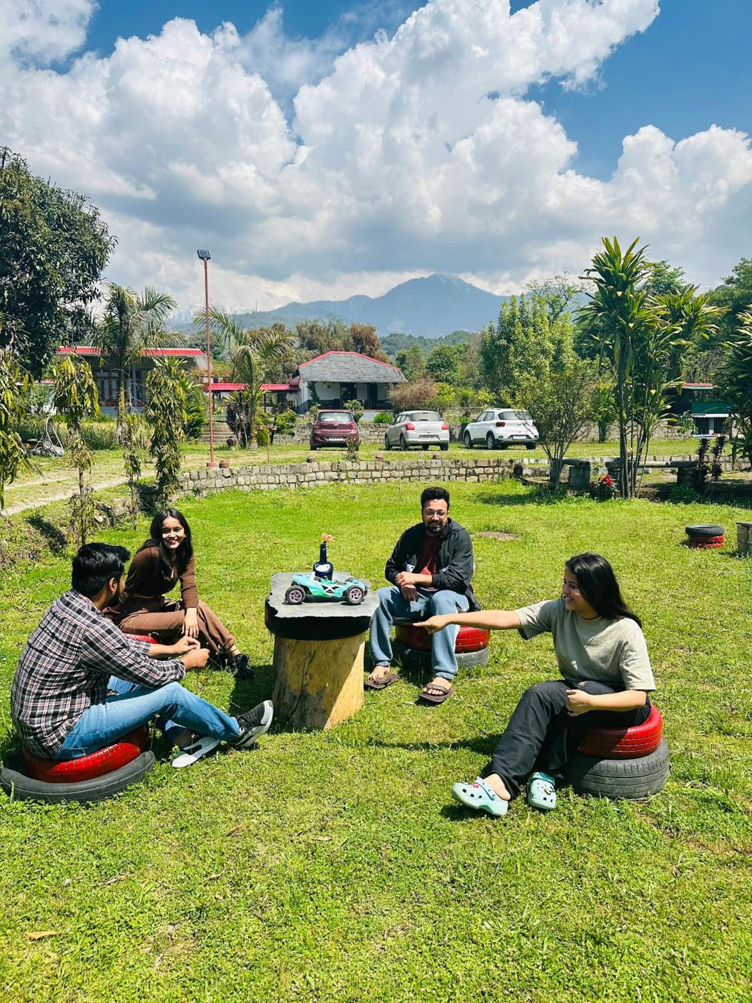 Dreamwoods A Travellers Farm Vandrarhem Dharamshala Exteriör bild