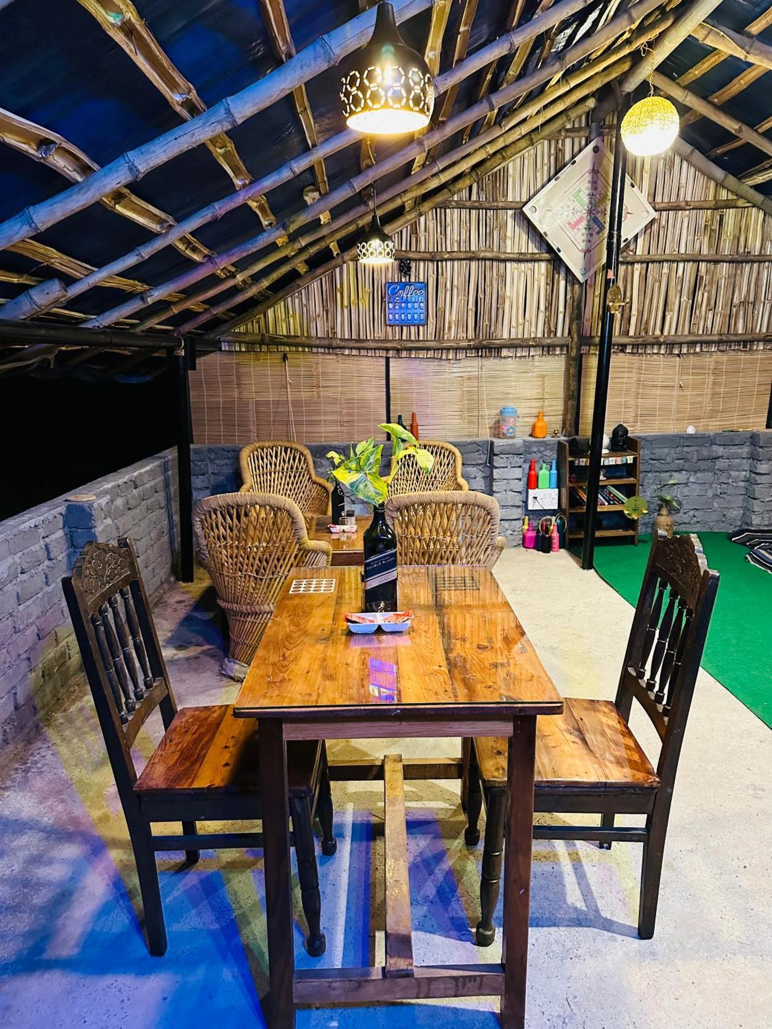 Dreamwoods A Travellers Farm Vandrarhem Dharamshala Exteriör bild
